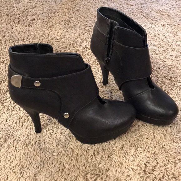 Unlisted by Kenneth Cole Shoes - Unlisted by Kenneth Cole Black Booties